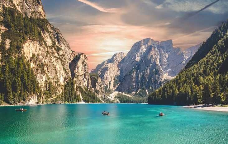 Bergsee mit Berge und Wälder Wohnmobil Vorhang